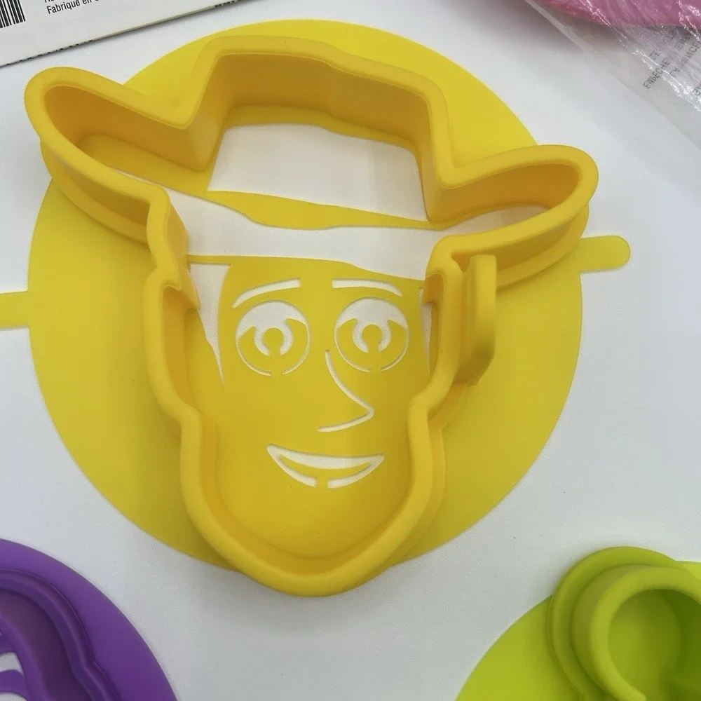 Pampered Chef Toy Story Pancake Mold And Stencils With Flipper Hamm